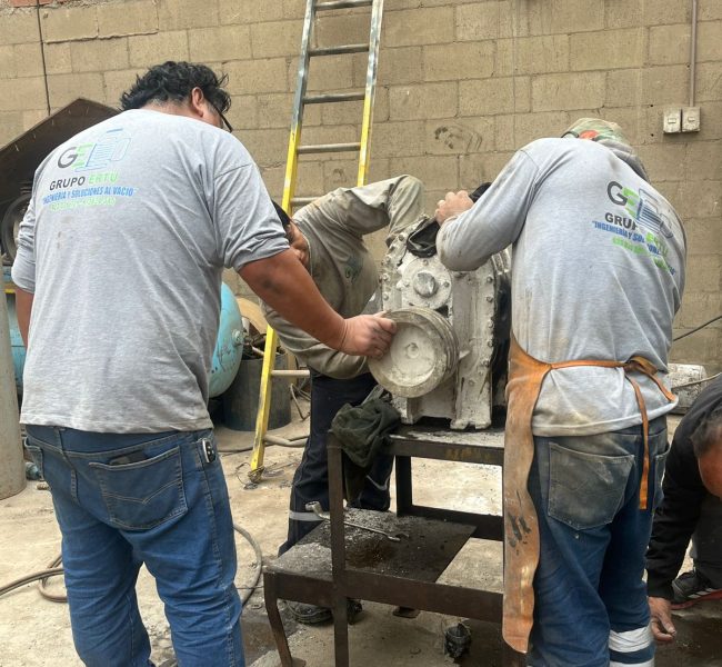 MANTENIMIENTO DE BOMBA DE VACIO